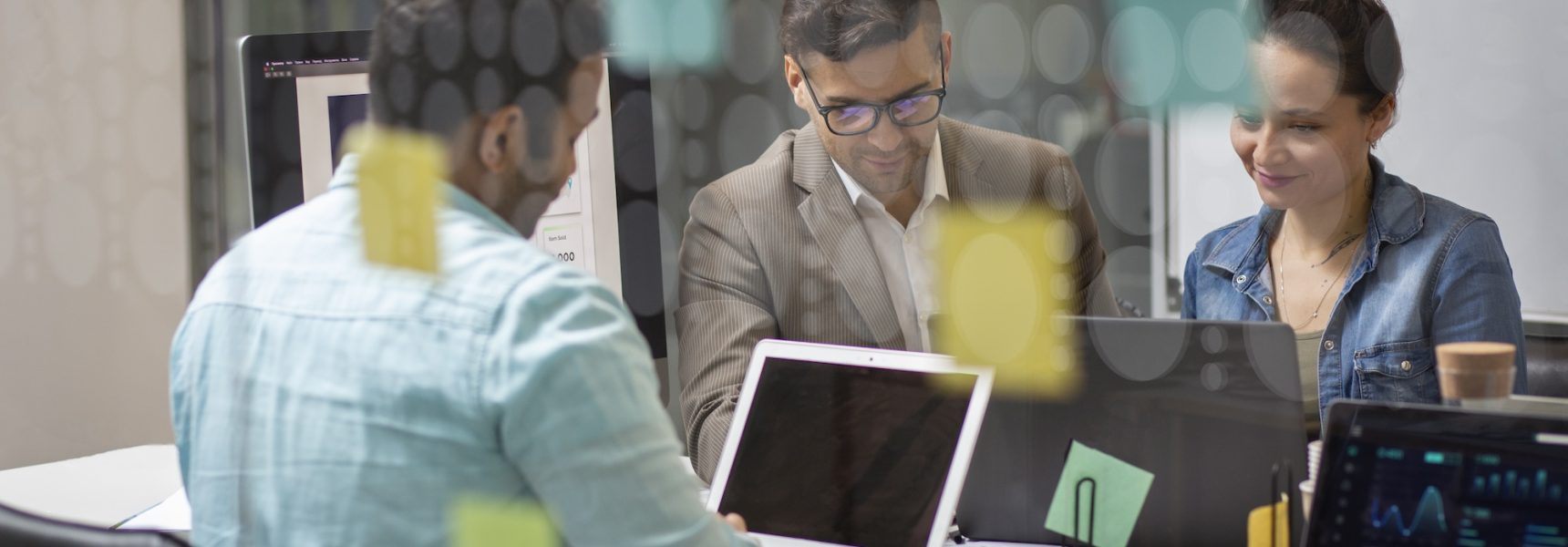 laboratorio-de-computacion-moderno-y-equipado laboratorio-de-computacion-moderno-y-equipado